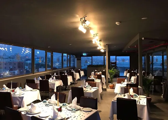 더블트리 바이 힐튼 - 시르케지 호텔