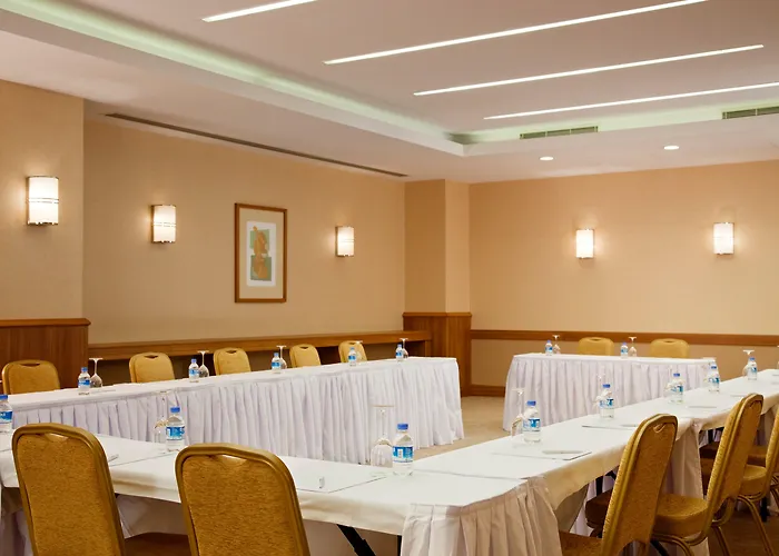 더블트리 바이 힐튼 - 시르케지 호텔