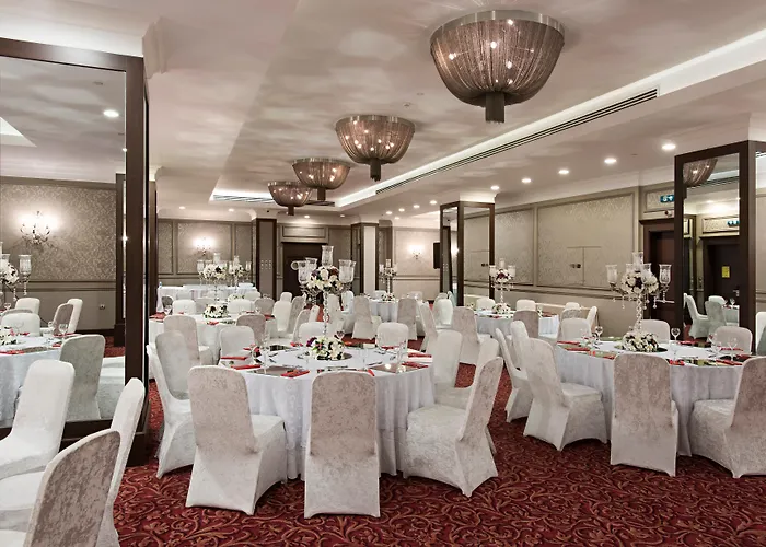 호텔 더블트리 바이 힐튼 - 시르케지 4*