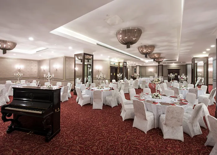 더블트리 바이 힐튼 - 시르케지 호텔 4*