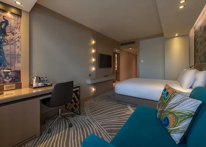 더블트리 바이 힐튼 - 시르케지