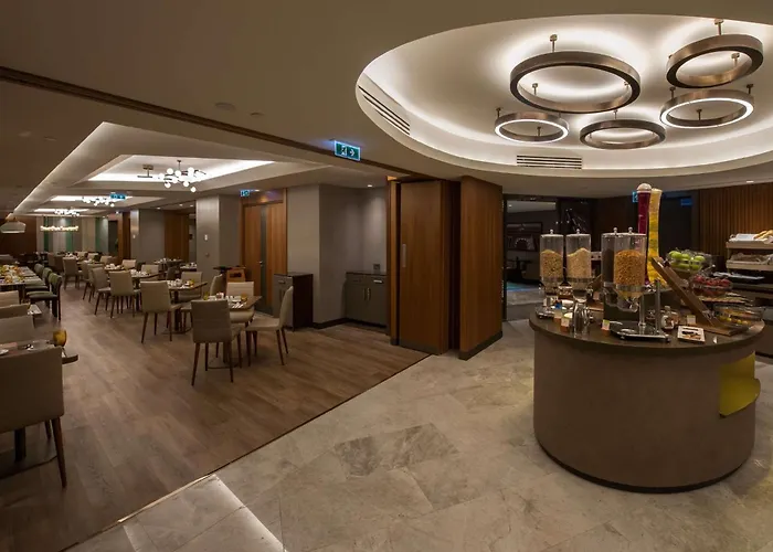 호텔 더블트리 바이 힐튼 - 시르케지