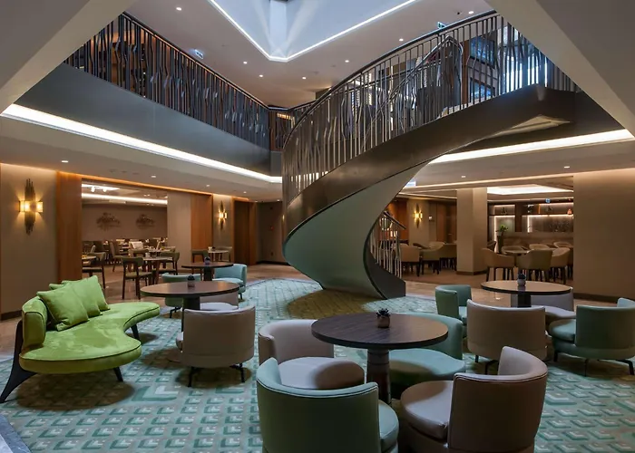 더블트리 바이 힐튼 - 시르케지 4*