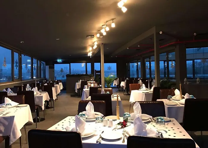 호텔 더블트리 바이 힐튼 - 시르케지