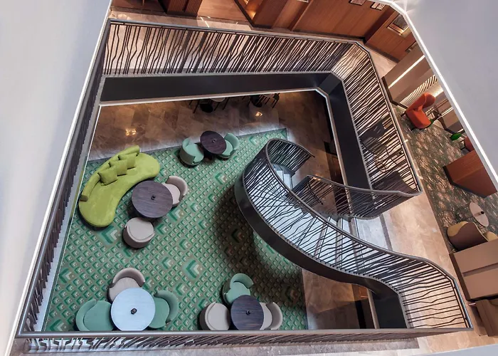 더블트리 바이 힐튼 - 시르케지 호텔