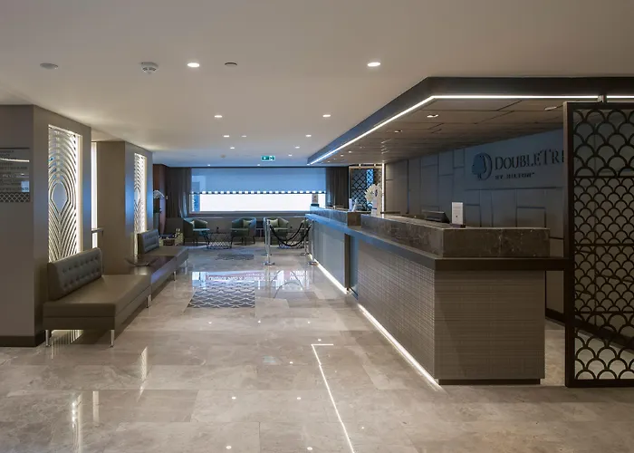 더블트리 바이 힐튼 - 시르케지 호텔